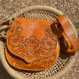 Retro Vibes Carved Leather Handbag - Tan
